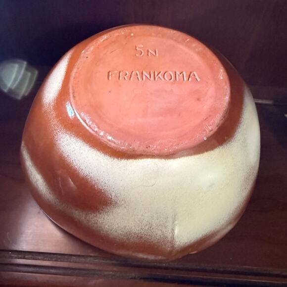 Vintage Frankoma Pottery Serving Bowl Plainsman Gold 5N 10.25” across. FLAW - Picture 5 of 7